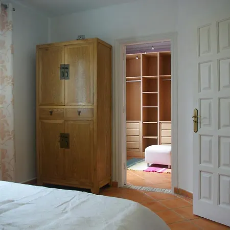 Holiday Av. De Colon Tatil Evi Caleta de Interián